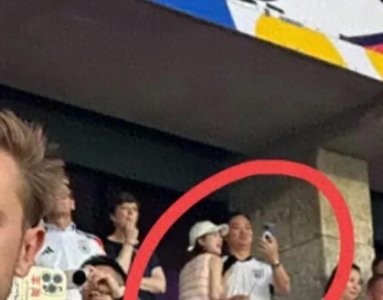 ​50岁刘强东近况！欧洲杯看球，章泽天贴身撒娇，一旁马云显落寞