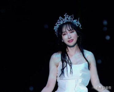 ​从《万物生》到《左手指月》，假唱没有击倒的灵魂歌者