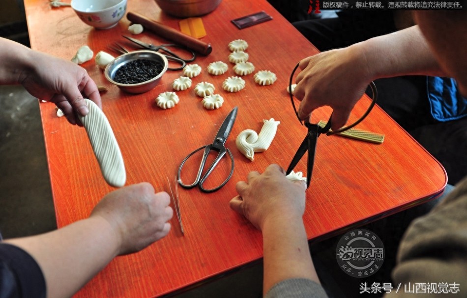 “非遗”：春节临近定襄面塑年味足