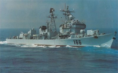 ​诞生于导弹时代的火炮驱逐舰 中国驱逐舰初次尝试 051型导弹驱逐舰