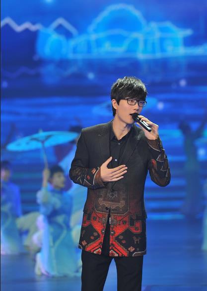 许嵩骂人的歌骂了半个娱乐圈歌词是啥 许嵩为什么那么有才华学历