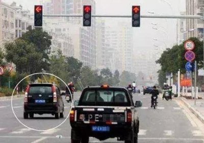 ​闯红灯不被拍到的几率有多大（误闯红灯已经开过去了怎么办）