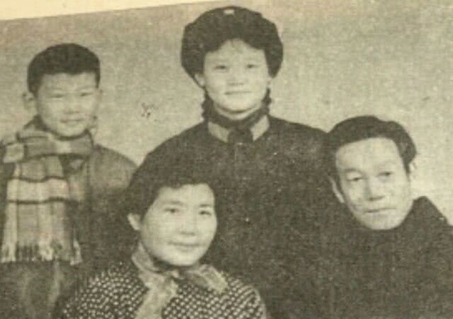 管宗祥个人资料写真作品