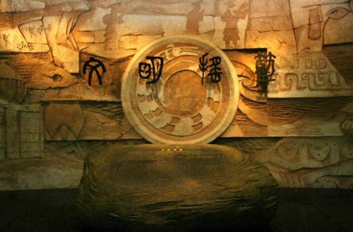 山西博物馆里有个“伤残”鸟尊，它身上有个谜团，即将最后揭秘！