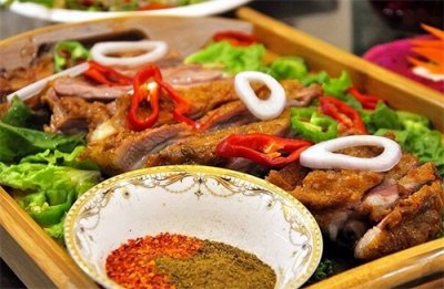 ​去新疆必吃的8道新疆菜，是“新疆菜之魂”，老板以为你是本地人