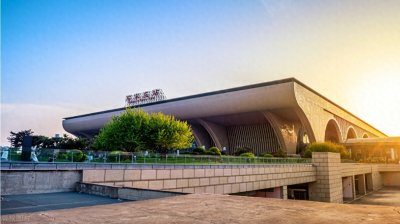 ​1小时进京！石家庄到北京高铁再提速！但网友却说“变现提价”！