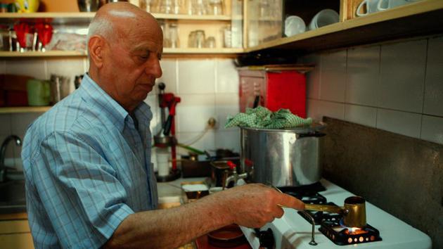 希腊咖啡被以为闭于人体健壮特殊有用处，由于个中含有某些能压制炎症的化合物