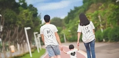 ​华晨宇张碧晨一家三口合照曝光：爱的结晶华迎辰，温暖传承显真情