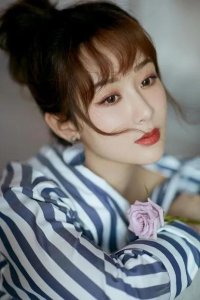 ​秀雅脱俗的杨紫，似仙界飘落凡尘的芙蓉，超高清美图一张靓过一张