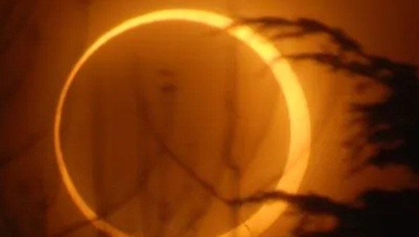 探秘2012天突然黑了是什么回事，关于日环食的cs  2